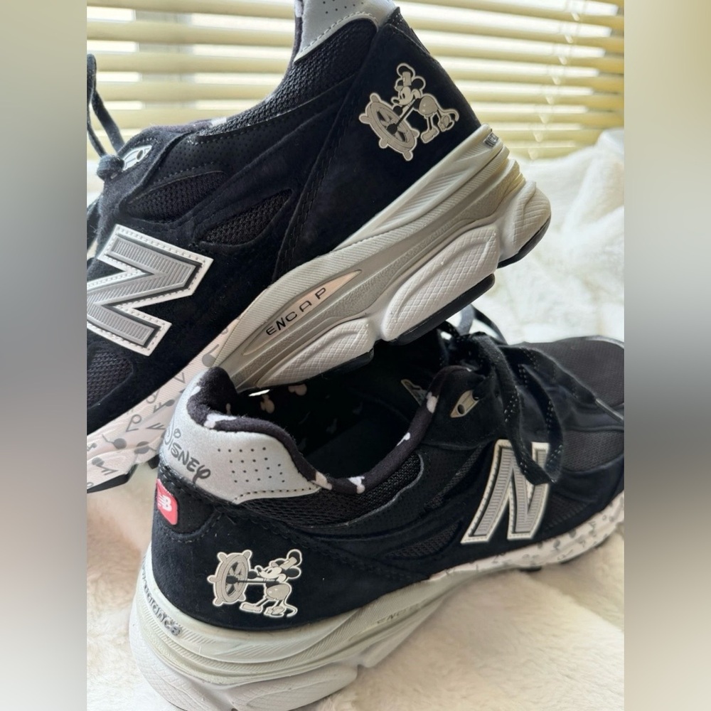 RunDisney New Balance 2015 Steamboat Willie Mickey Sneaker Men Size 13 Like New - Picture 10 of 12